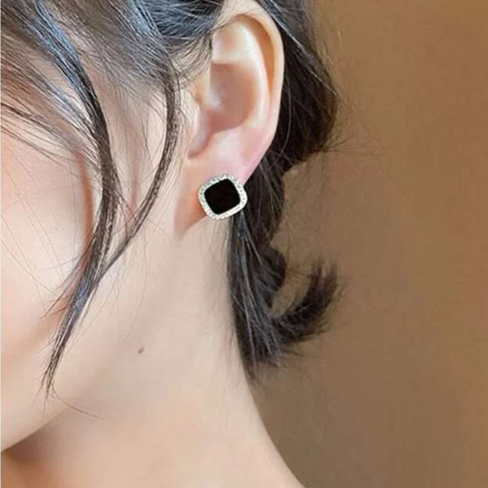Women Rhinestone Stud Earrings